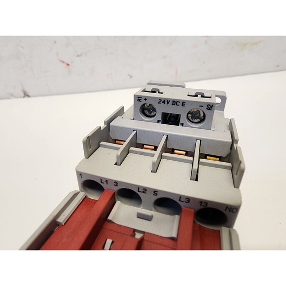 Allen-Bradley 100-C23E*10 24V coil 230-690V 30A W/Auxiliary Contact Block - Picture 4 of 8
